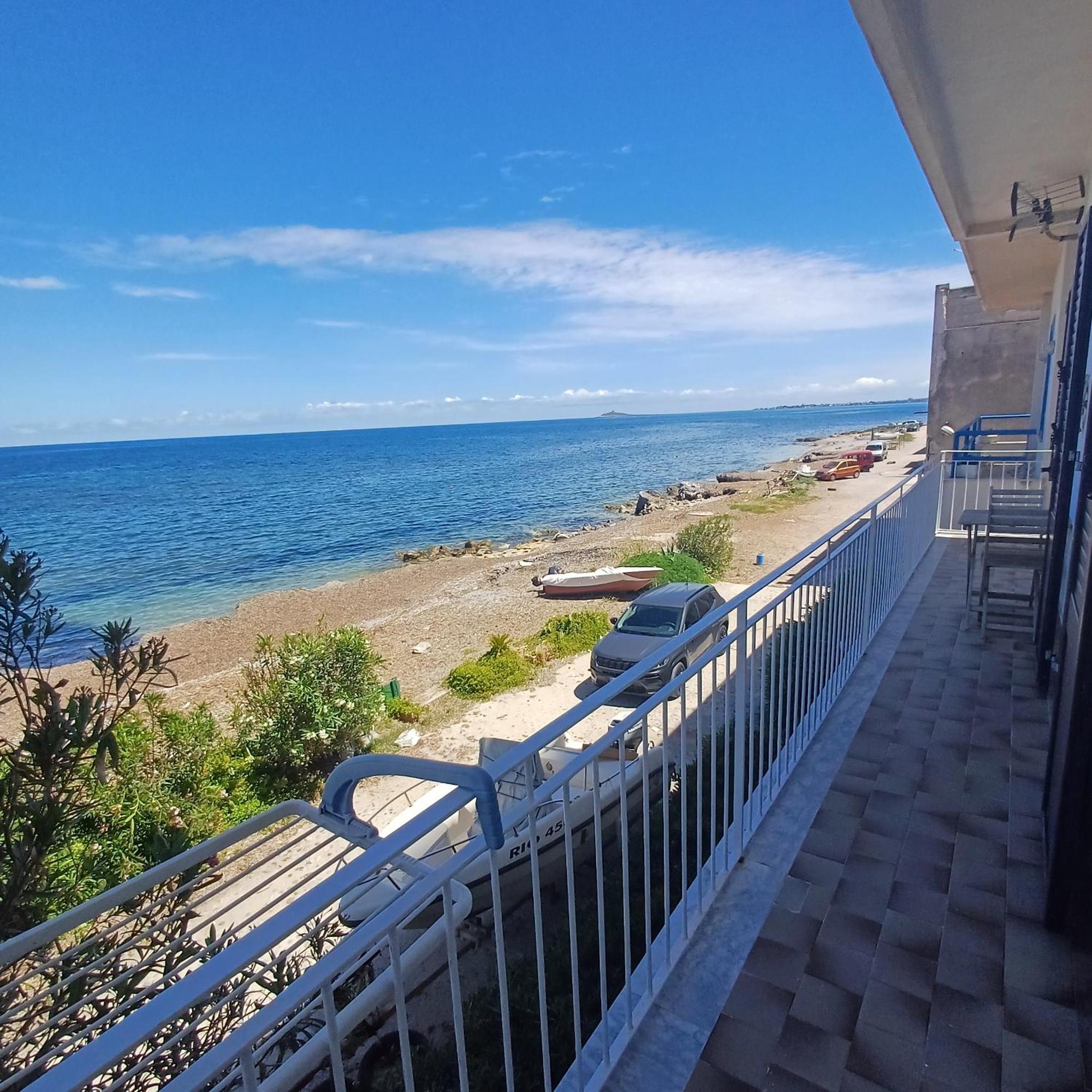 Le Due Conchiglie Villa คารินิ ภายนอก รูปภาพ